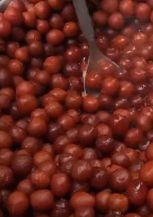 A picture of Gulabjamun.