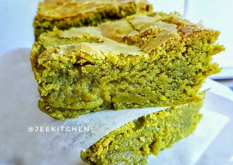 Green Tea / Matcha Brownies (Chewy)