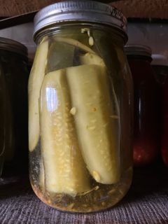 A picture of Dad's Dill Pickles.