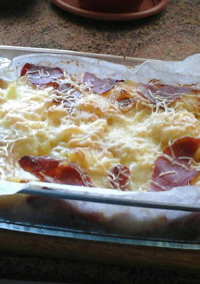 Una foto de Pastel de tortilla de patatas y carne