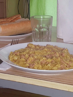 Una foto de Arroz carne picada y cebolla