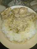 Alitas fritas con cebolla y morrón