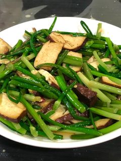 韭菜花炒豆干 的食譜成品照片