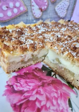 Une photo de Carré pâtissier à la rhubarbe avec son crumble 😃