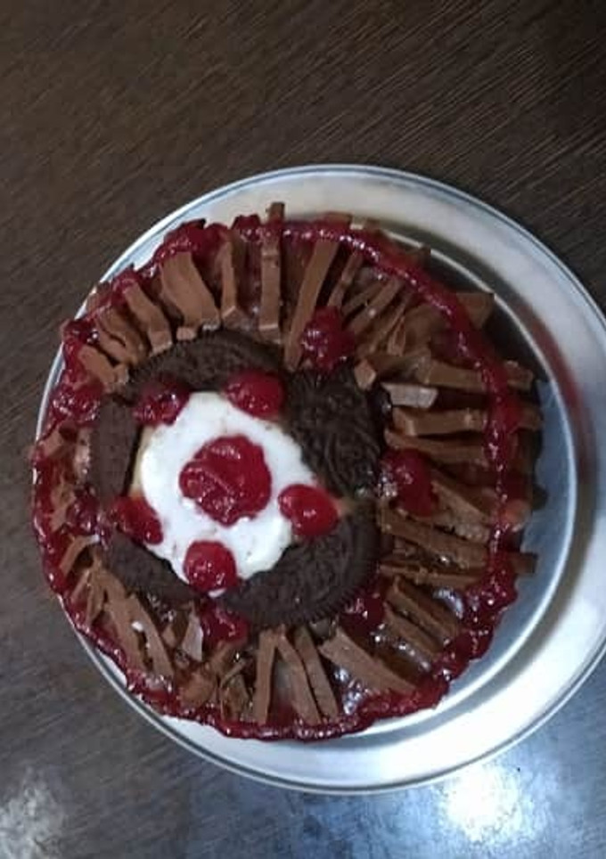 A picture of Biscuit chocolate cake without oven.