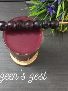 A picture of Blue Grapes Juice.