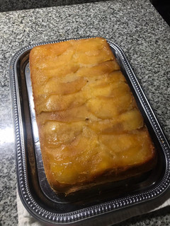 Una foto de Torta invertida de manzana 🍎👌