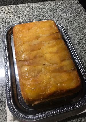 Una foto de Torta invertida de manzana 🍎👌