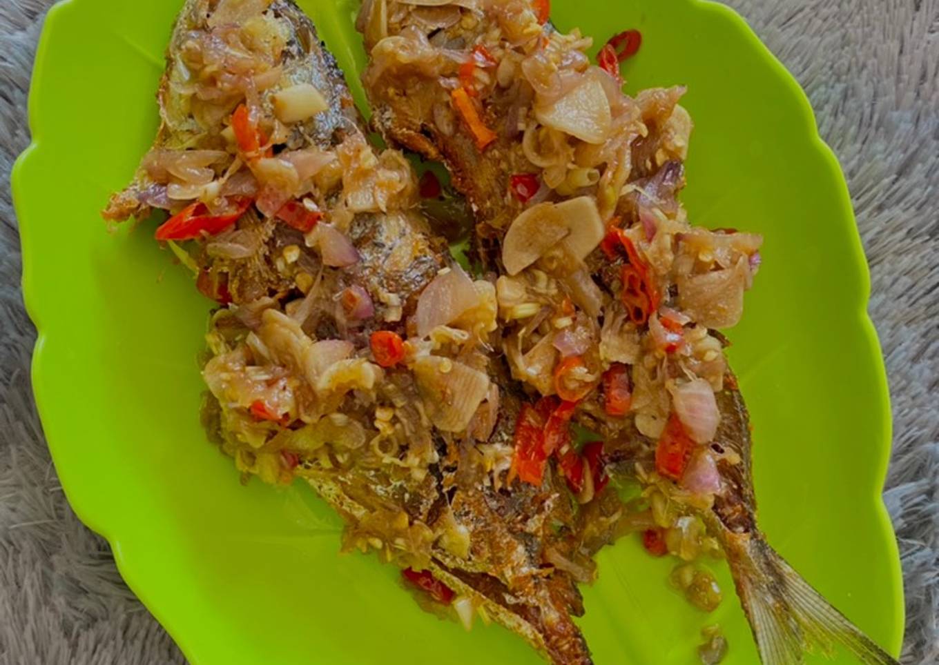 Ikan Kembung Sambal Matah