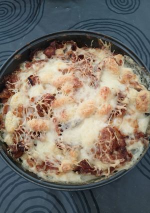 Une photo de Gratin de gnocchis sauce fromagère viande de kebab 🧀