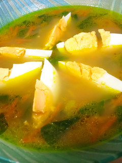 Una foto de Sopa juliana con huevo