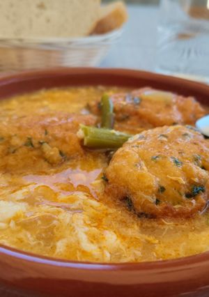 Una foto de Guiso de espárragos con pellas