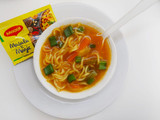 મેગી નૂડલ્સ સૂપ (Maggi Noodles soup recipe in gujarati)