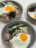 ข้าวคลุกแซลมอน