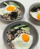ข้าวคลุกแซลมอน