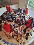 (Vegano) Torta de Chocolate y Frutos Rojos con Crema Chantilly Plant-Based