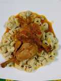 Capeletinis con salsa de pollo