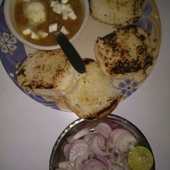 A picture of Pav bhaji.