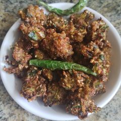 Kulith (horse gram) pakoda A picture of Kulith (horse gram) pakoda.