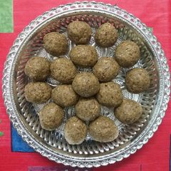 A picture of Flaxseeds laddu.