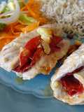 Bifes de peru enrolados com chourição, arroz integral e salada