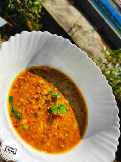 A picture of Sabut moong dal/ Hari moong dal.