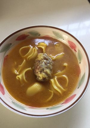 Una foto de Sopa de galets