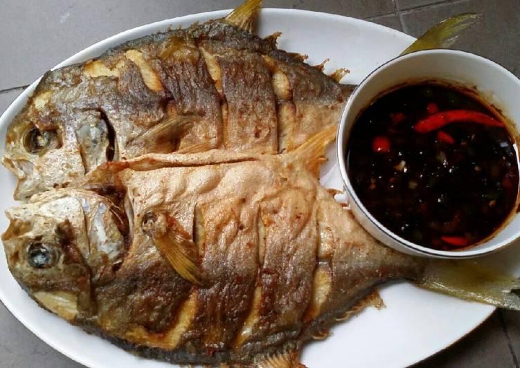 》》》goreng ikan + sambel kecap《《《