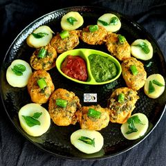 A picture of Aloo Methi Pakore.