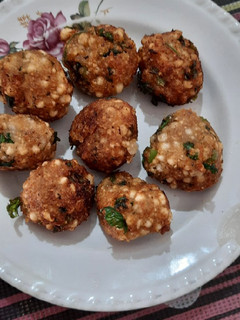 સાબુદાણા ના વડા (Sabudana Vada Recipe In Gujarati) રેસીપી મુખ્ય ફોટો