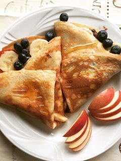 Hình của món Crep cuốn trái cây ăn sáng.