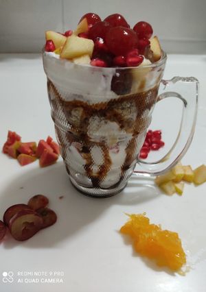 ચોકો ફૂટ પુડિંગ (Choco Fruit Pudding Recipe in Gujarati) રેસીપી મુખ્ય ફોટો
