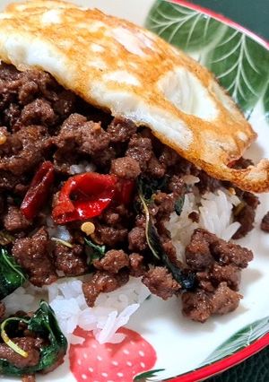 泰國打拋(牛)飯 Kra Prao Rice 的食譜成品照片