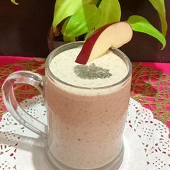 A picture of Apple Chia Seeds Oats Smoothie.