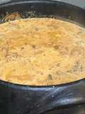 Goulash especial (húngaro) en una buena olla