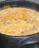 Goulash especial (húngaro) en una buena olla