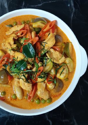 รูปของ "แกงเผ็ดไก่" Red Curry with Chicken 🐔🍲🌶