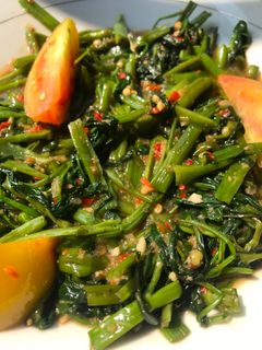 Foto resep Tumis Kangkung Terasi Bumbu Uleg (Dijamin Kayak Di Resto)