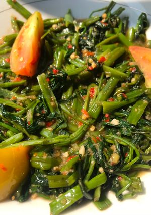 Foto resep Tumis Kangkung Terasi Bumbu Uleg (Dijamin Kayak Di Resto)
