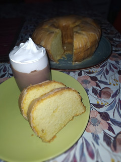 Una foto de Budín de mandarina glaseado 😋