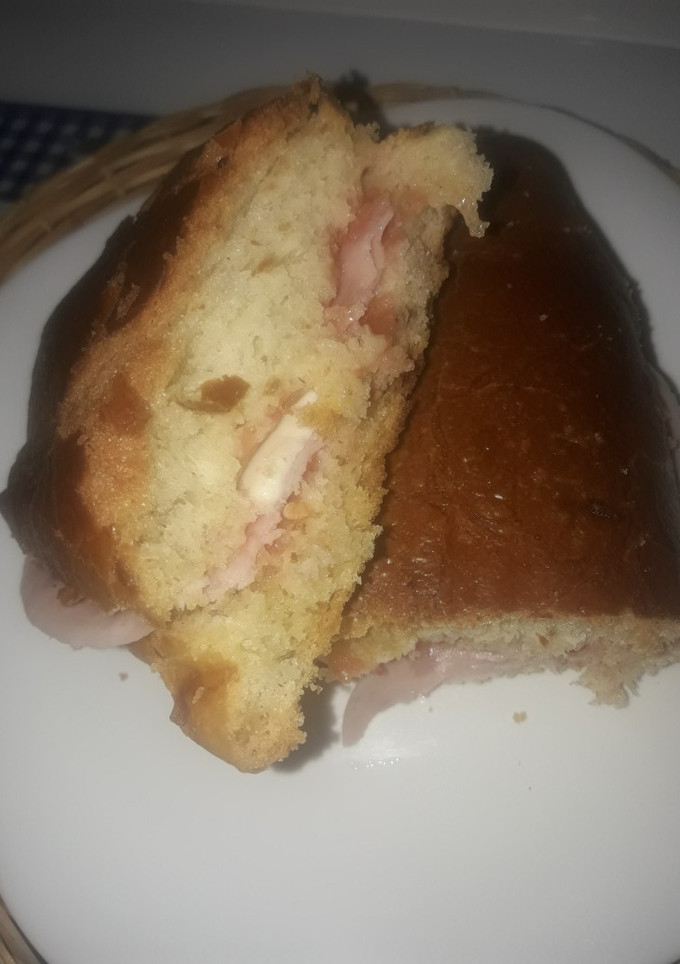 Una foto de Bollos de aceite tradicionales con variada la cena