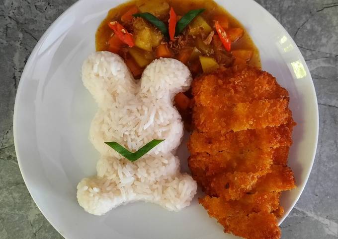 Bagaimana Menyiapkan Chicken Katsu Curry Donburi, Enak Banget