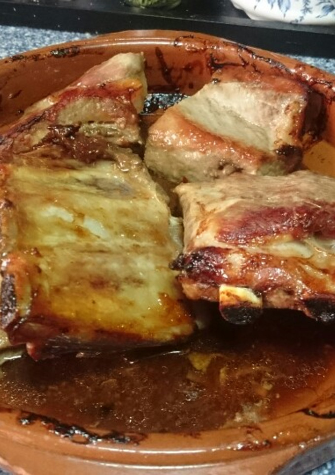 Una foto de Asado de secreto (Matambre lo llaman en Argentina)y costillas