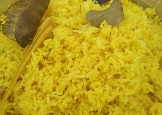 Easiest Way to Make Delicious Nasi Kerabu Kuning