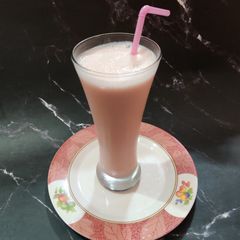 A picture of Oats almond smoothie.