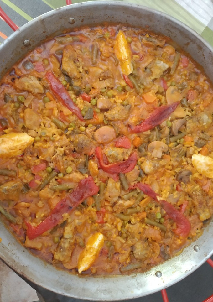 Una foto de Paella campera al estilo Pitiminí