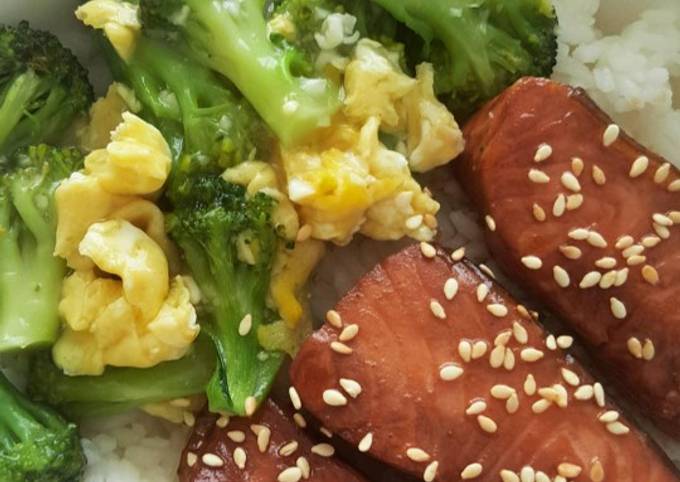 Salmon teriyaki & egg broccoli bowl