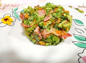 Una foto de Ensaladilla de brócoli, bacon y kikos 🥦🥓