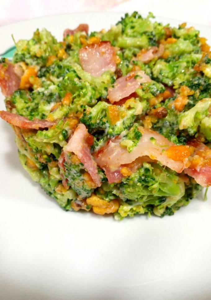 Una foto de Ensaladilla de brócoli, bacon y kikos 🥦🥓