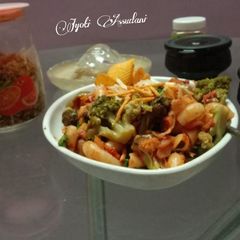 A picture of Indian style Macaroni.
